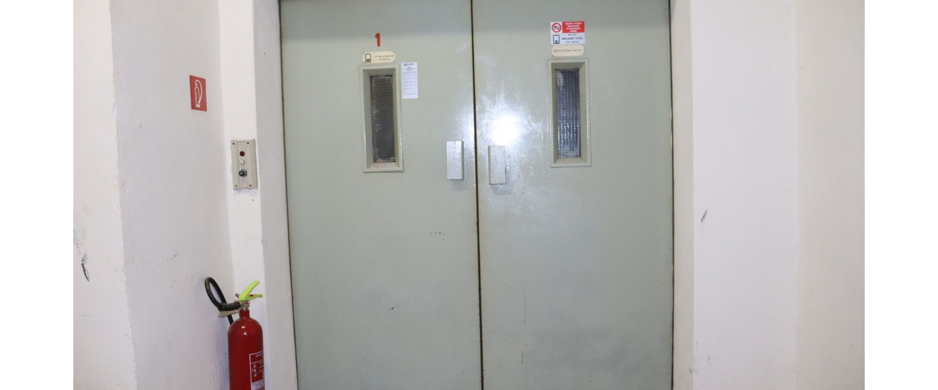 Štýlový a moderný priestor na prenájom v centre Levíc – ideálne pre váš biznis!