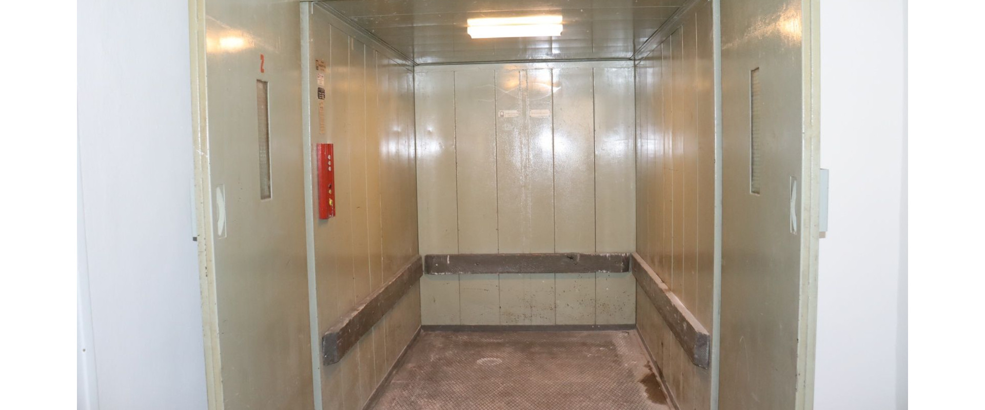 Štýlový a moderný priestor na prenájom v centre Levíc – ideálne pre váš biznis!