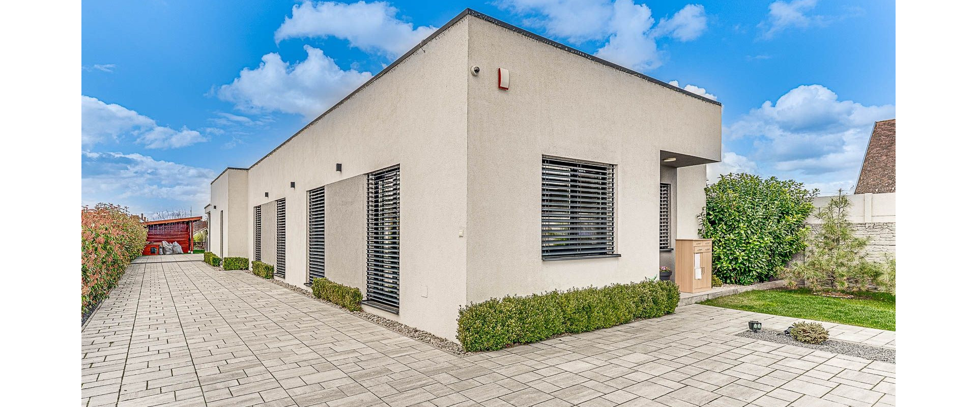 Moderný 5-izbový rodinný dom + bazén a altánok | Veľké Úľany