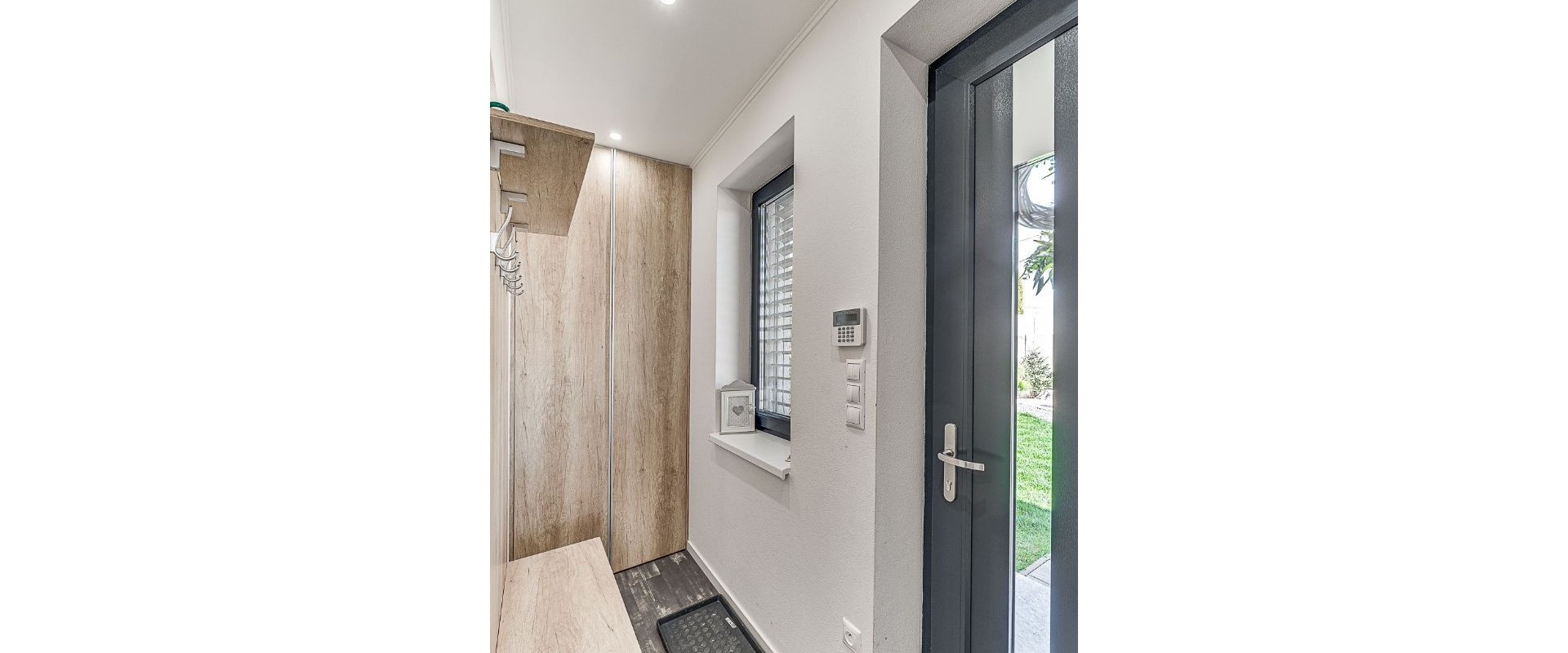 Moderný 5-izbový rodinný dom + bazén a altánok | Veľké Úľany