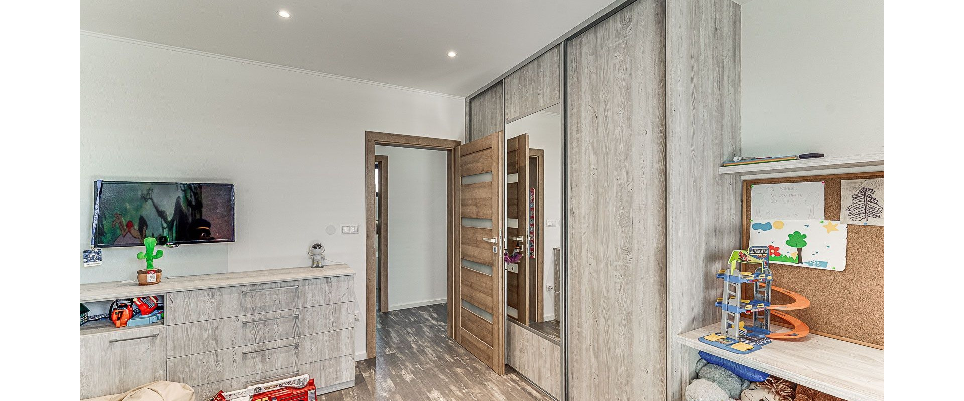 Moderný 5-izbový rodinný dom + bazén a altánok | Veľké Úľany