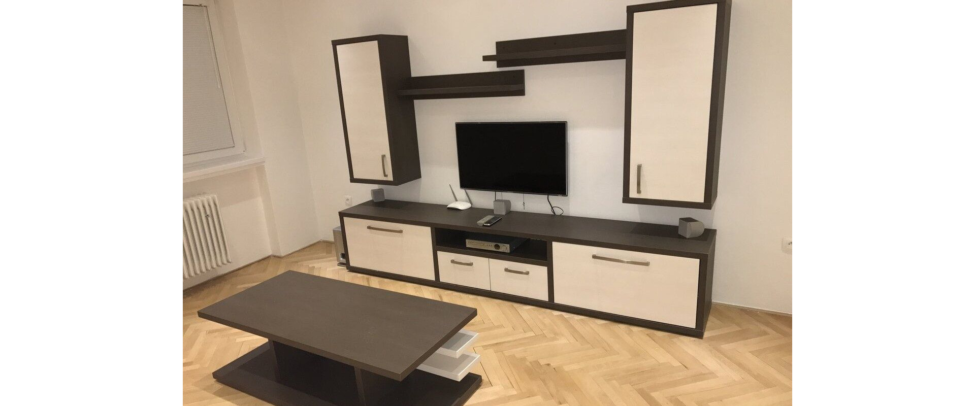 NA PREDAJ Priestranný 3-izbový byt so ZÁHRADOU, GARÁŽOU a VLASTNÝM KÚRENÍM v Galante