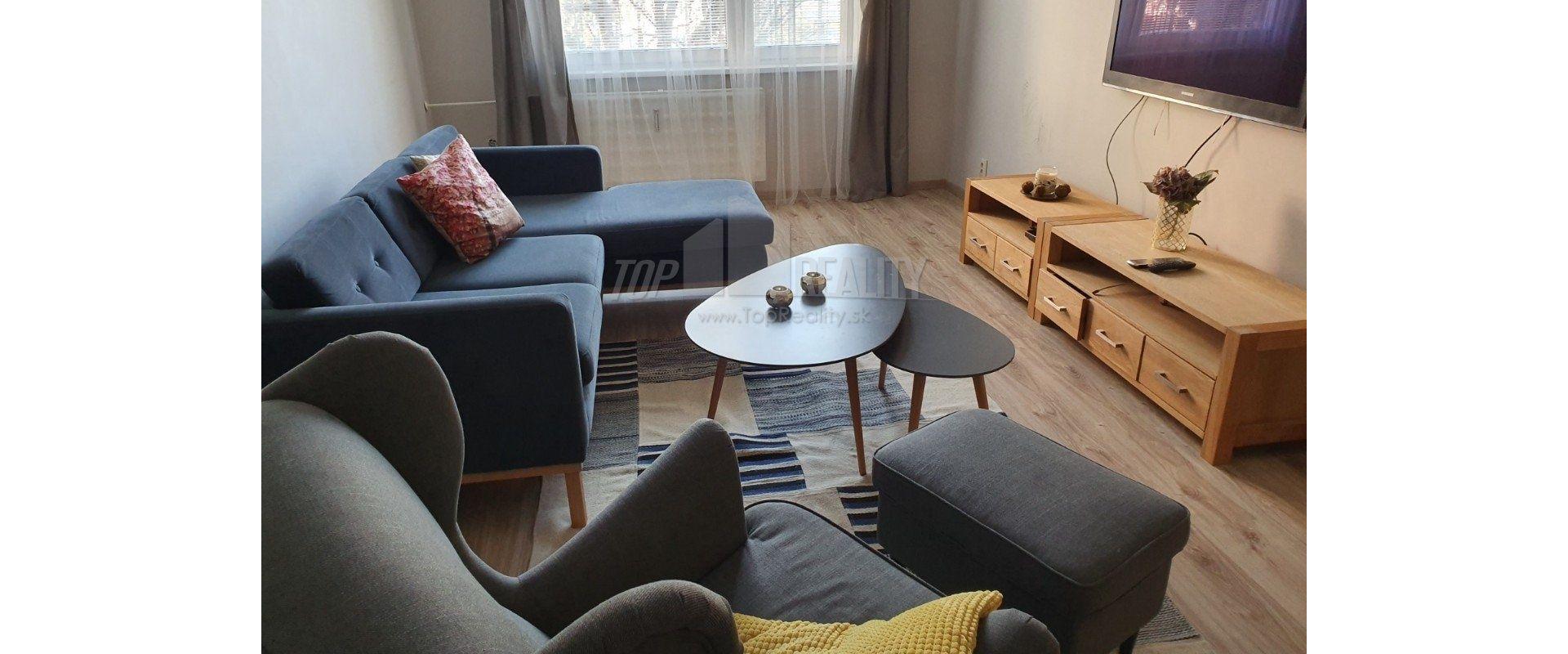2-izbový zariadený byt v Nových Zámkoch blízko centra