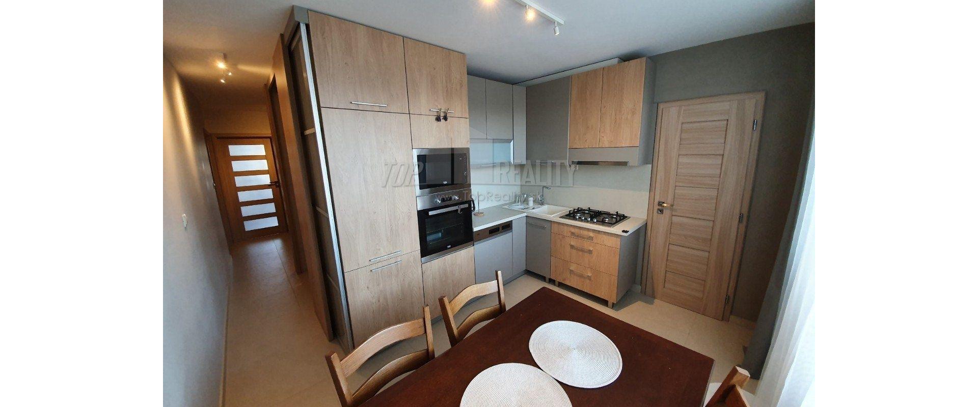 2-izbový zariadený byt v Nových Zámkoch blízko centra