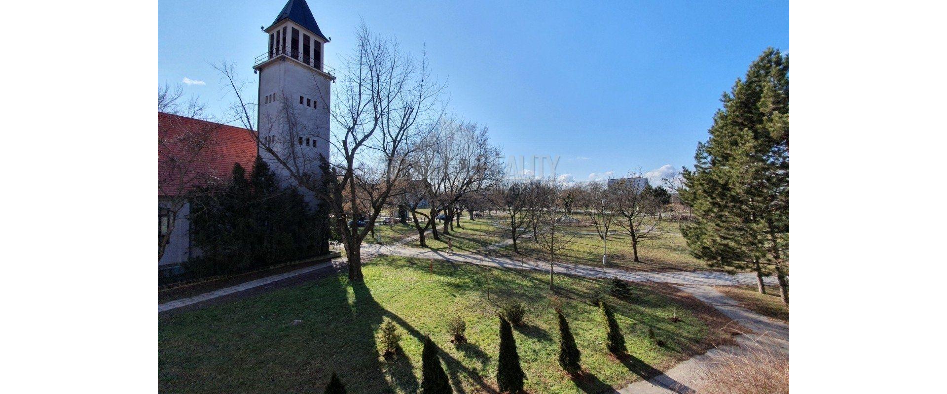 2-izbový zariadený byt v Nových Zámkoch blízko centra