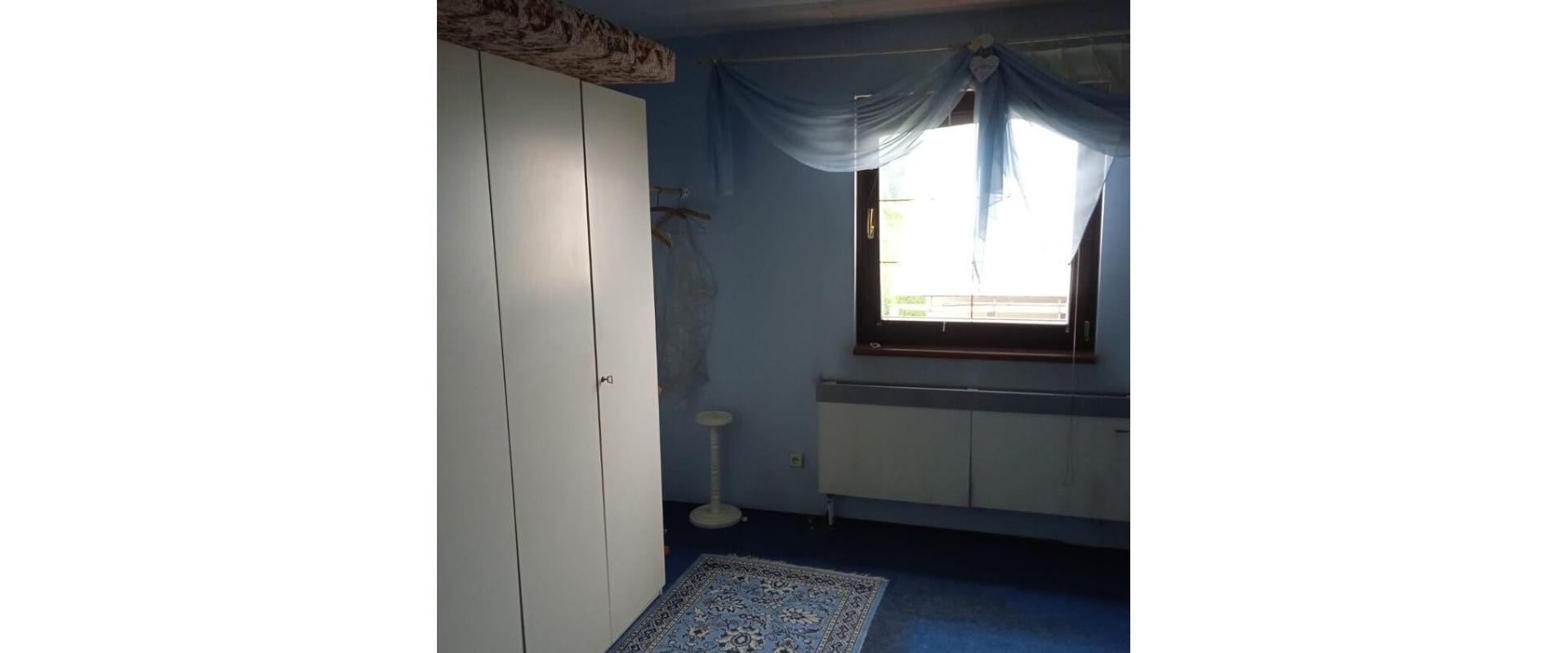 Priestorovo štedrý 4-izbový byt v rodinnom dome v obci Stará Bystrica