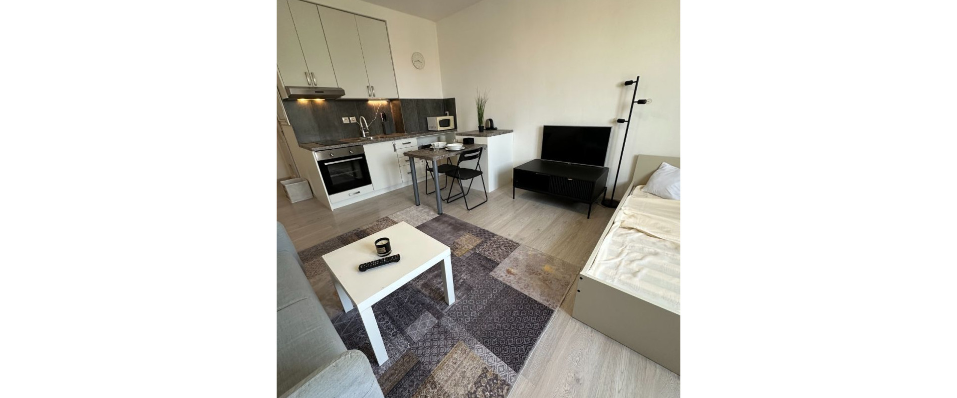 Na predaj veľká garsonka komplet zariadená