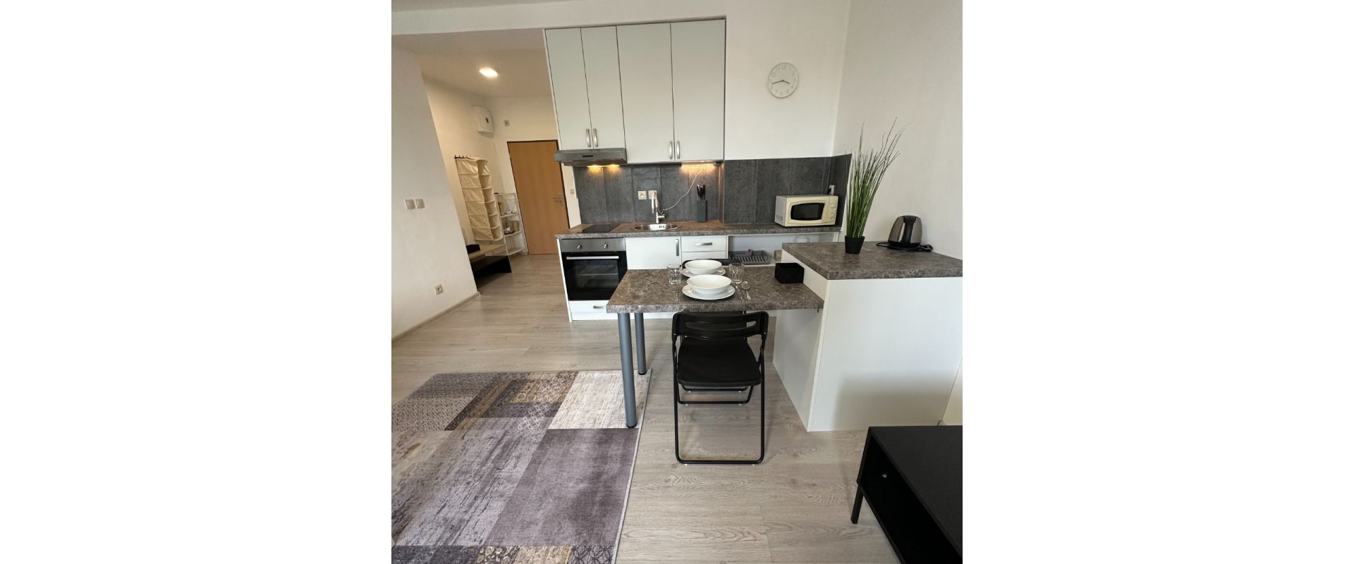 Na predaj veľká garsonka komplet zariadená