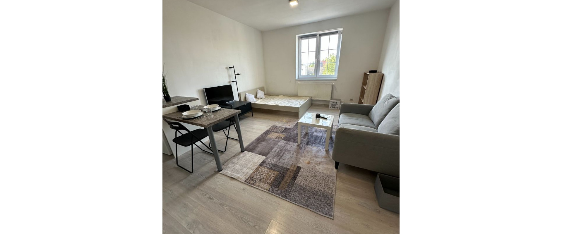 Na predaj veľká garsonka komplet zariadená