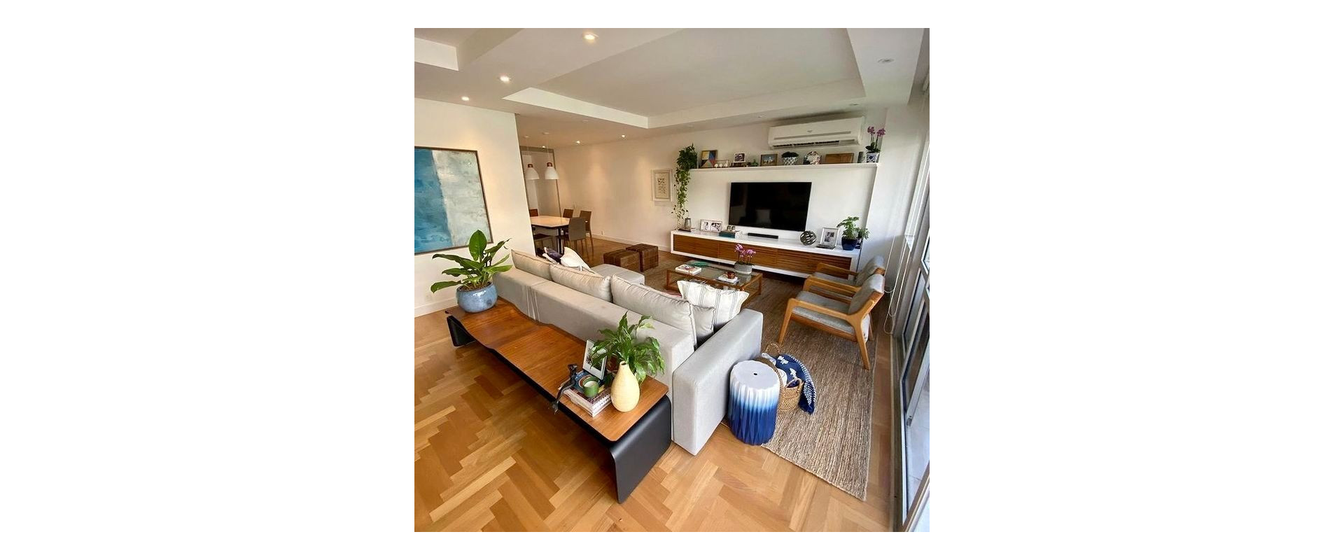 JKVreal ponúka na predaj kompletne zrekonštruovaný a plne zariadený 2-izbový byt vo vyhľadávanej lokalite Bratislava – Ružinov, na Martinčekovej ulici.