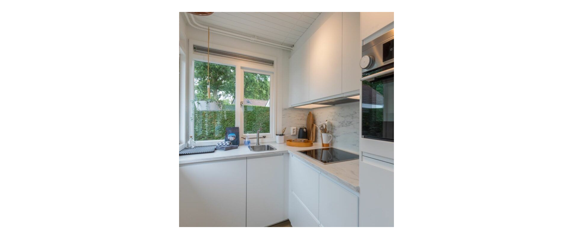 JKVreal ponúka na predaj kompletne zrekonštruovaný a plne zariadený 2-izbový byt vo vyhľadávanej lokalite Bratislava – Ružinov, na Martinčekovej ulici.