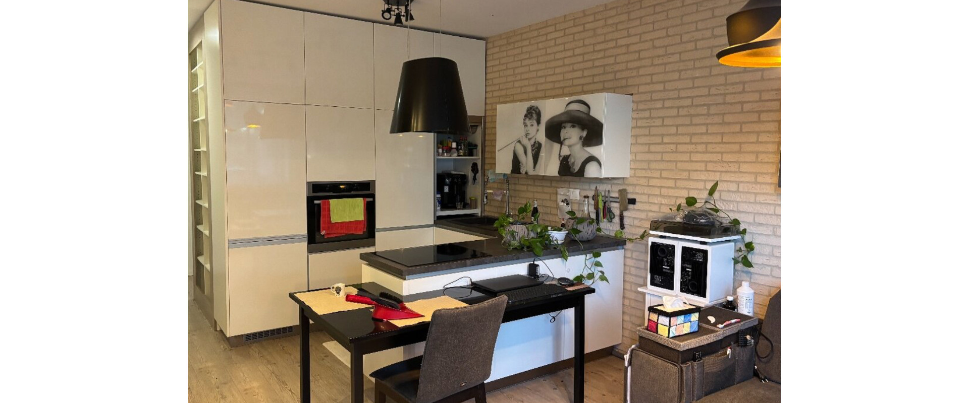 JKVreal ponúka na predaj priestranný 2-izbový byt v tichej lokalite pod Karpatmi