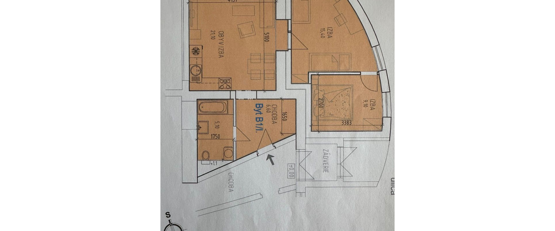 Na predaj dobre riešený priestranný trojizbový. Zariadený a dokončuje sa kompletná rekonštrukcia