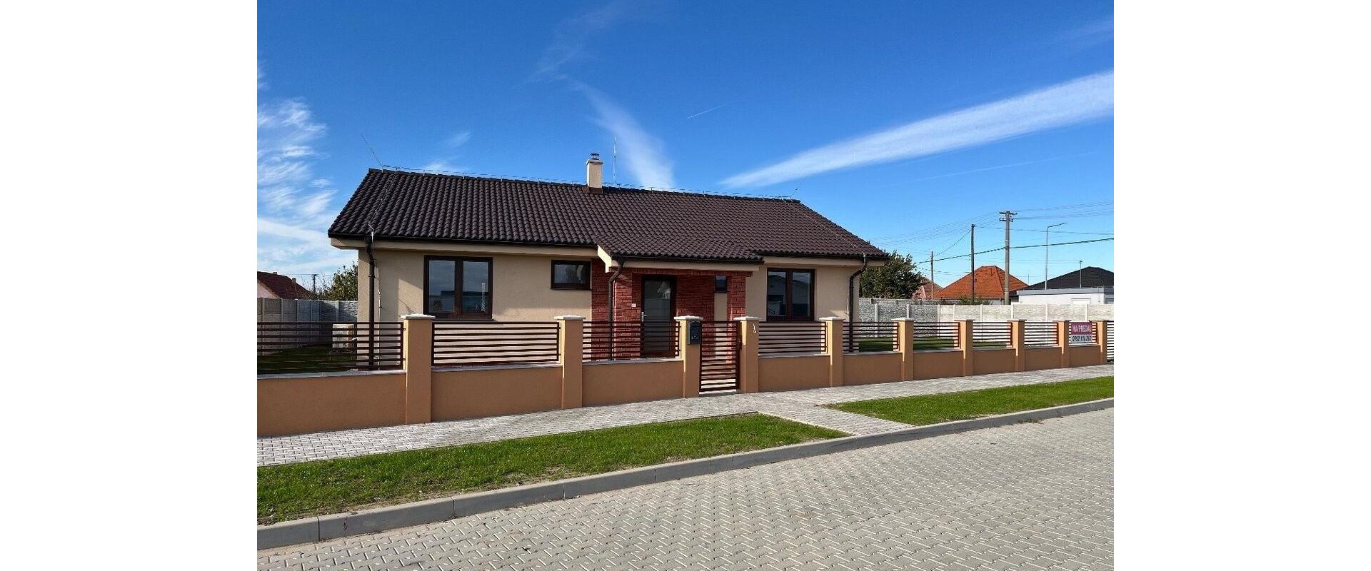 Investujte do kvality života: Novostavba vo Dvoroch nad Žitavou s kompletnou občianskou vybavenosťou!