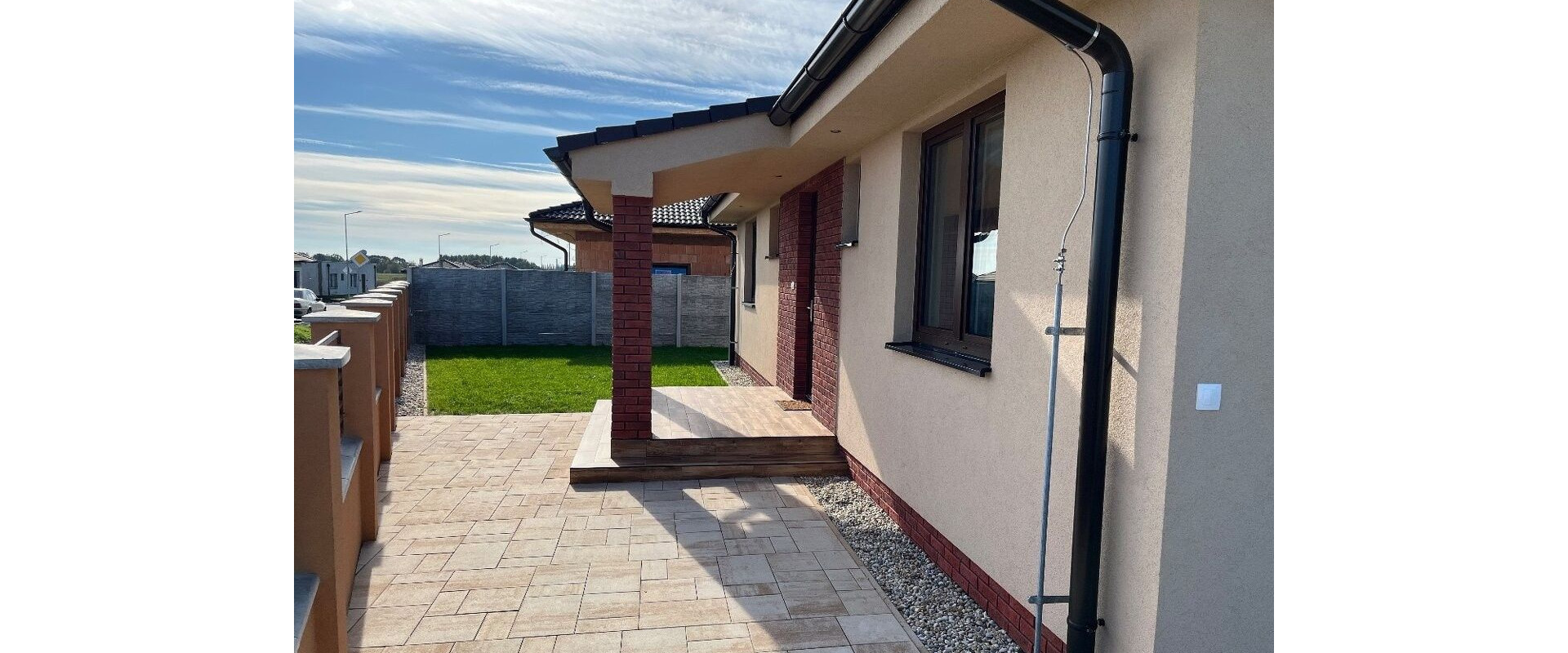 Investujte do kvality života: Novostavba vo Dvoroch nad Žitavou s kompletnou občianskou vybavenosťou!