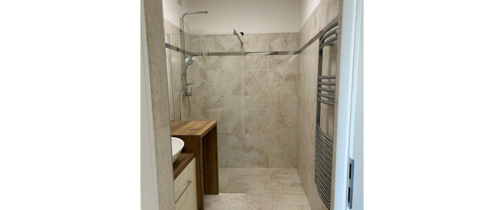 Na predaj krásny kompletne zrekonštruovaný a zariadený dom v obci Branovo pripravený na nasťahovanie.