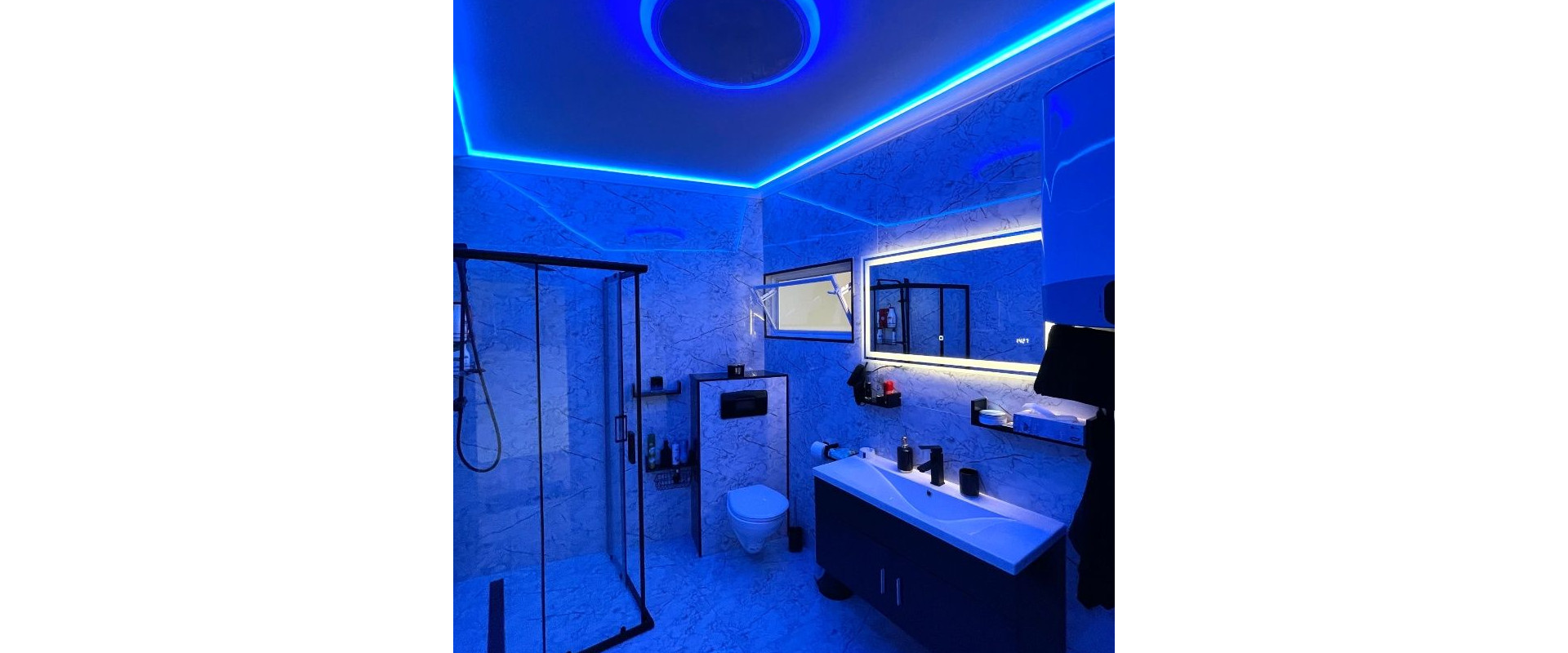 Znížená cena. Luxusný klimatizovaný veľký 3 + 1 . Vlastný výťah priamo do bytu