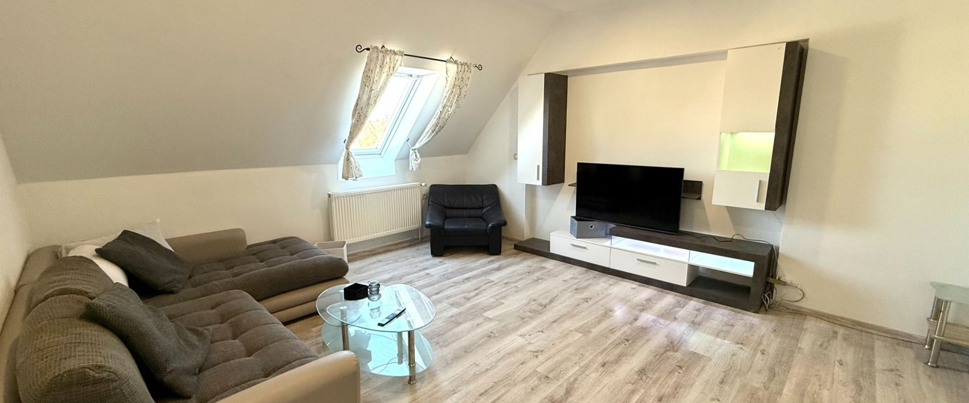 Na predaj veľký priestranný 2-izbový - zariadený