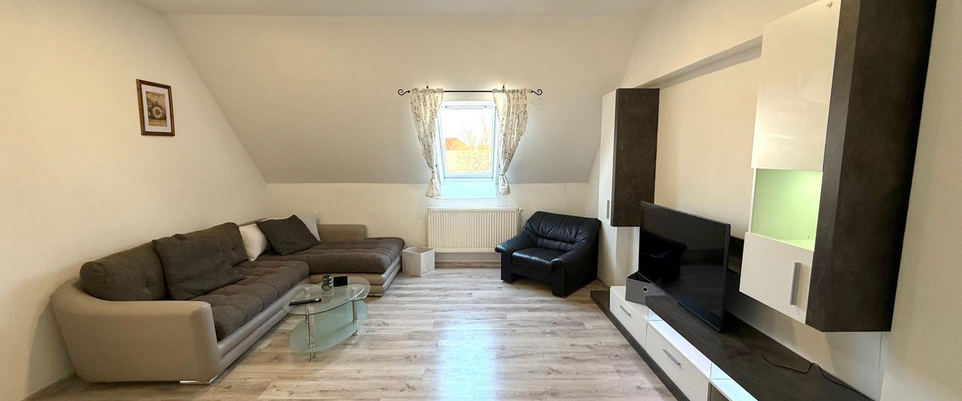 Na predaj veľký priestranný 2-izbový - zariadený