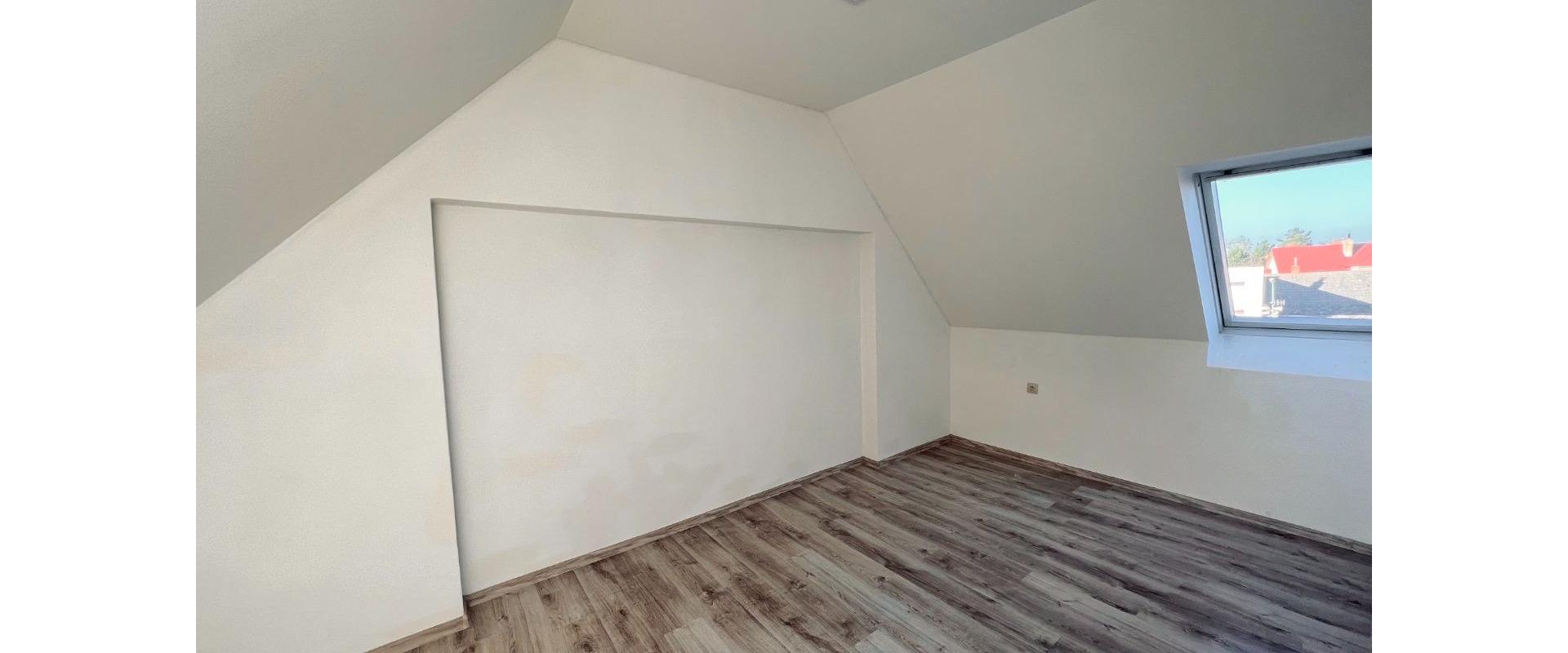 Na predaj veľký priestranný 2-izbový - zariadený