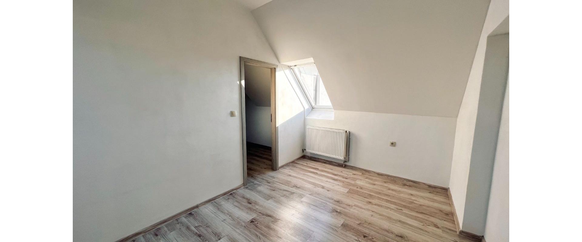 Na predaj veľký priestranný 2-izbový - zariadený