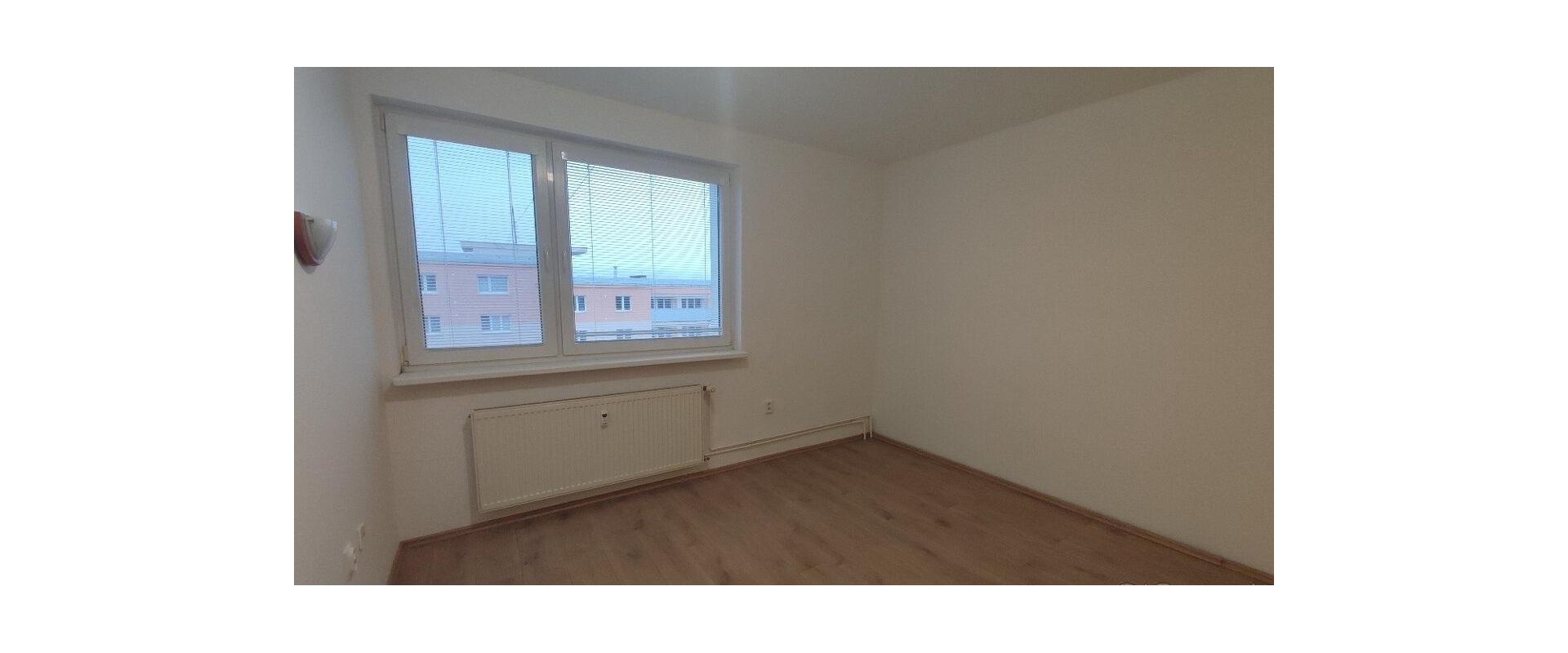 Na prenájom zariadený 2-izbový byt po rekonštrukcii s loggiou – Prievidza, Š. Králika