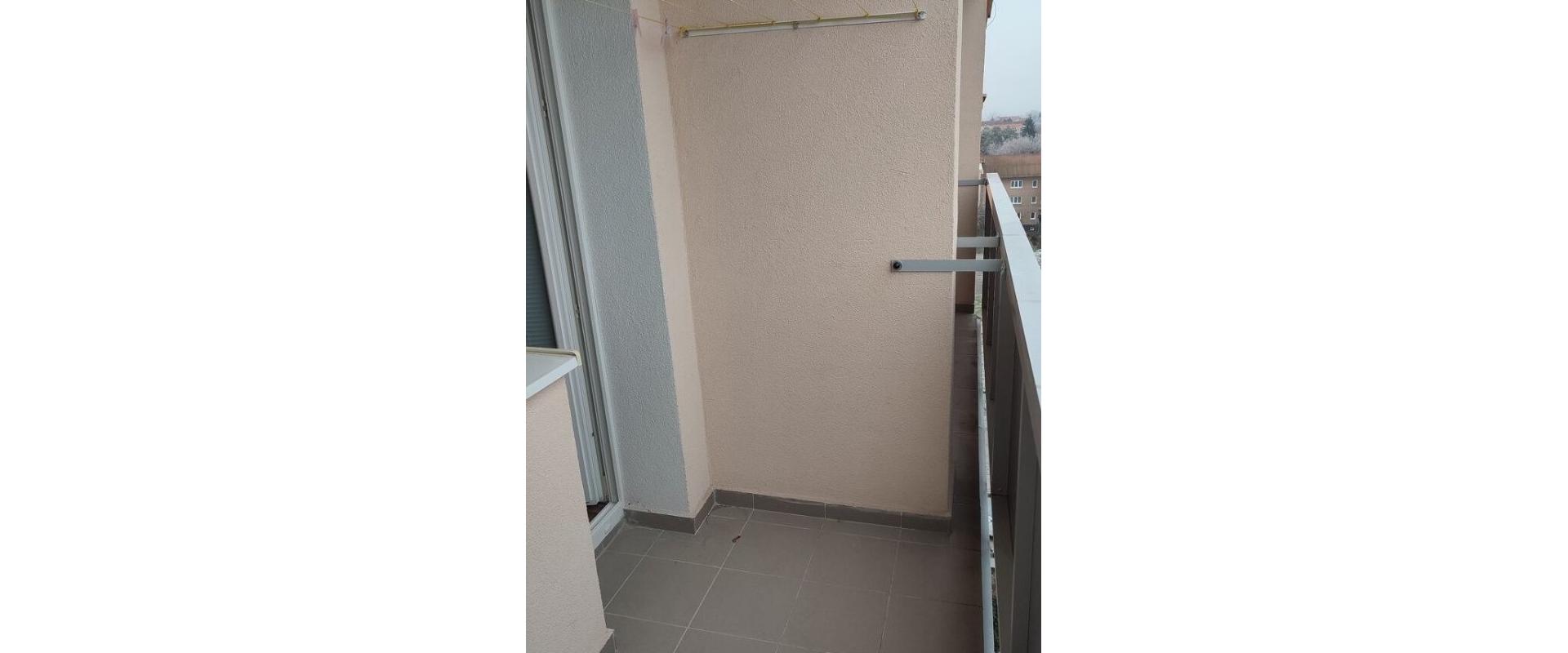 Na prenájom zariadený 2-izbový byt po rekonštrukcii s loggiou – Prievidza, Š. Králika