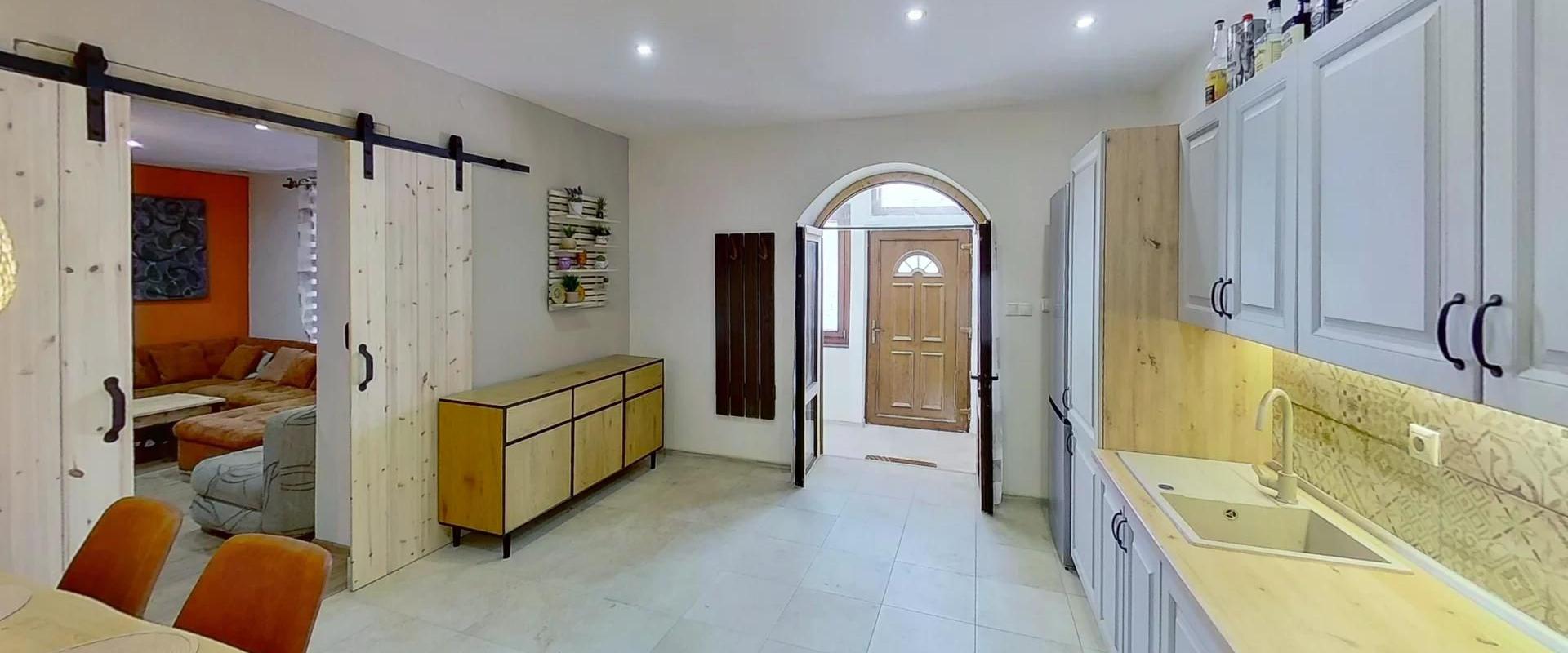 Moderný dom -kompletná rekonštrukcia s možnosťou podnikania