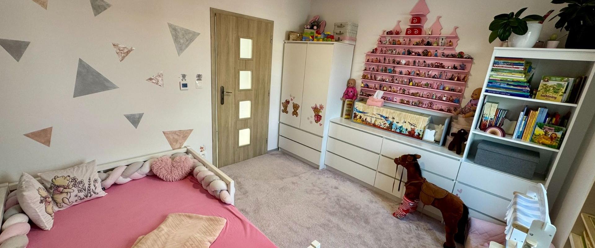 PREDANÉ - 3 izbový byt (75m2) so záhradkou (84m2) a parkovacím miestom - Košúty