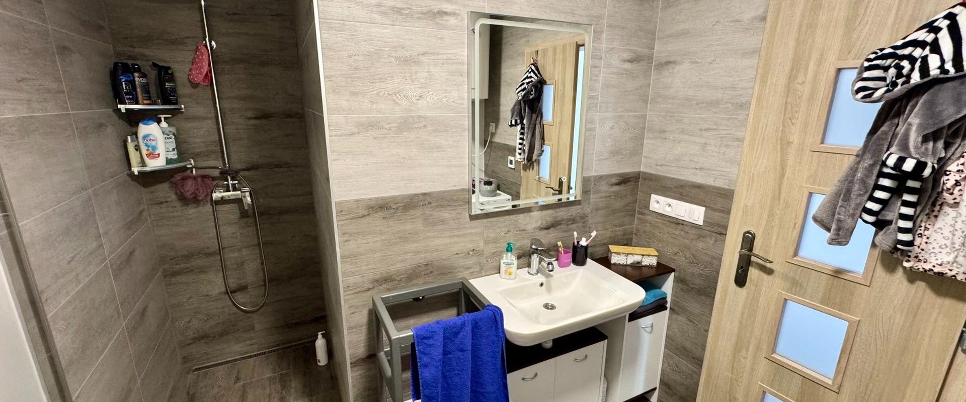 PREDANÉ - 3 izbový byt (75m2) so záhradkou (84m2) a parkovacím miestom - Košúty