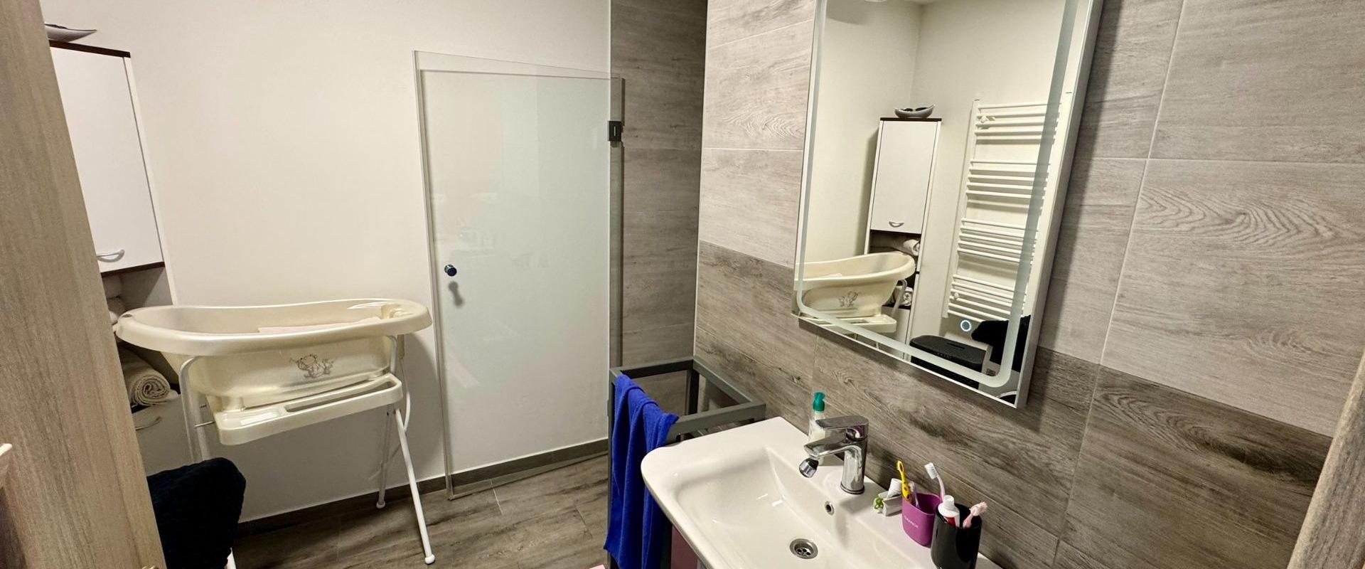 PREDANÉ - 3 izbový byt (75m2) so záhradkou (84m2) a parkovacím miestom - Košúty