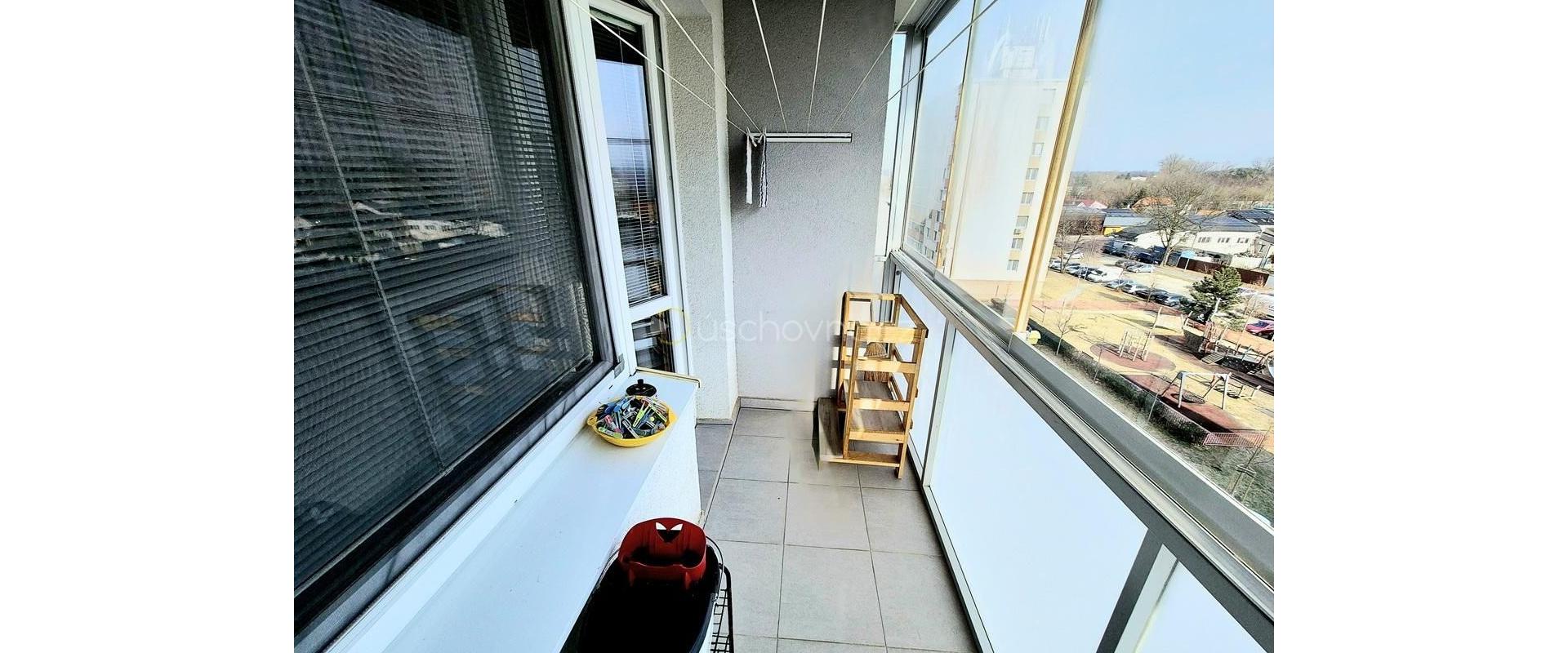 PREDANÉ JKV REAL Vám ponúka pekný, priestranný, slnečný 3 izbový byt na predaj v Malackách