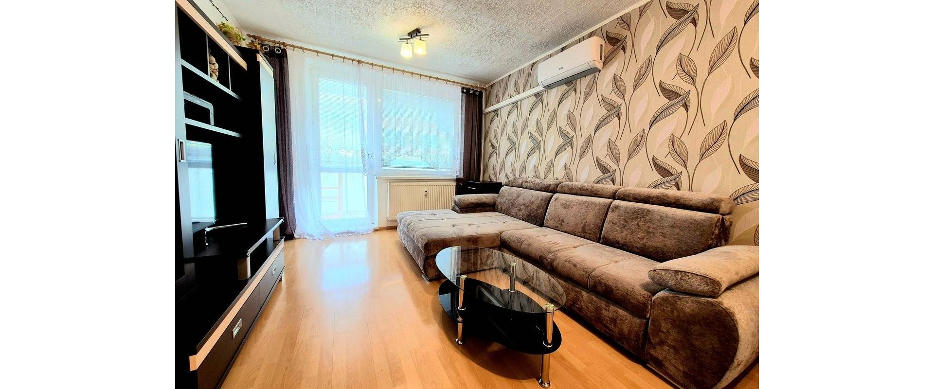 PREDANÉ JKV REAL Vám ponúka pekný, priestranný, slnečný 3 izbový byt na predaj v Malackách