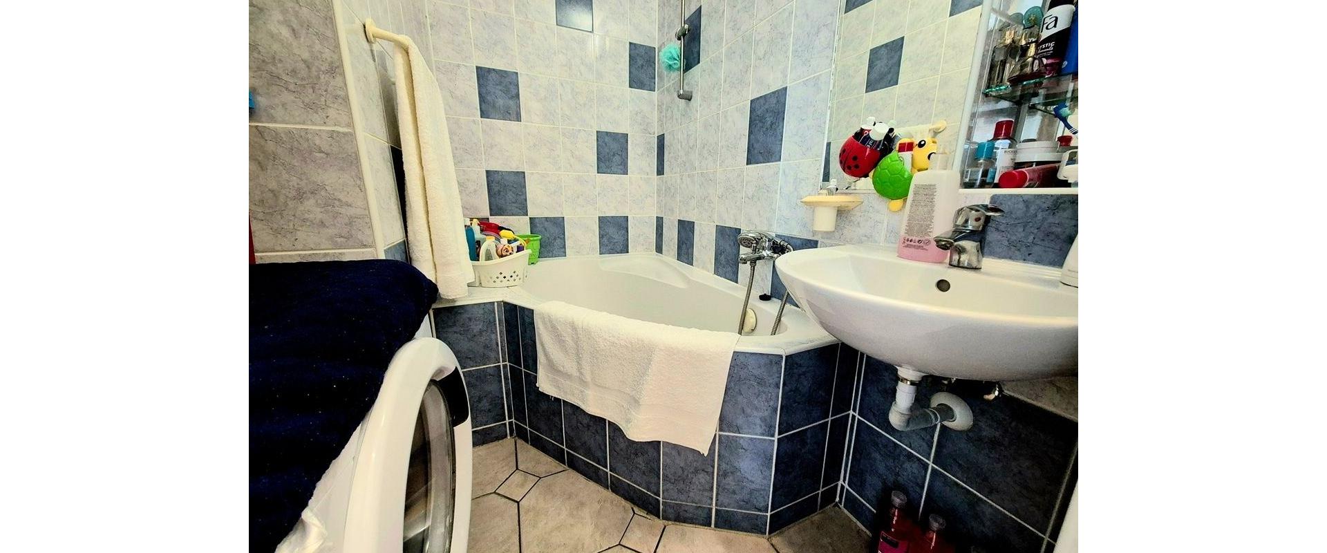 PREDANÉ JKV REAL Vám ponúka pekný, priestranný, slnečný 3 izbový byt na predaj v Malackách