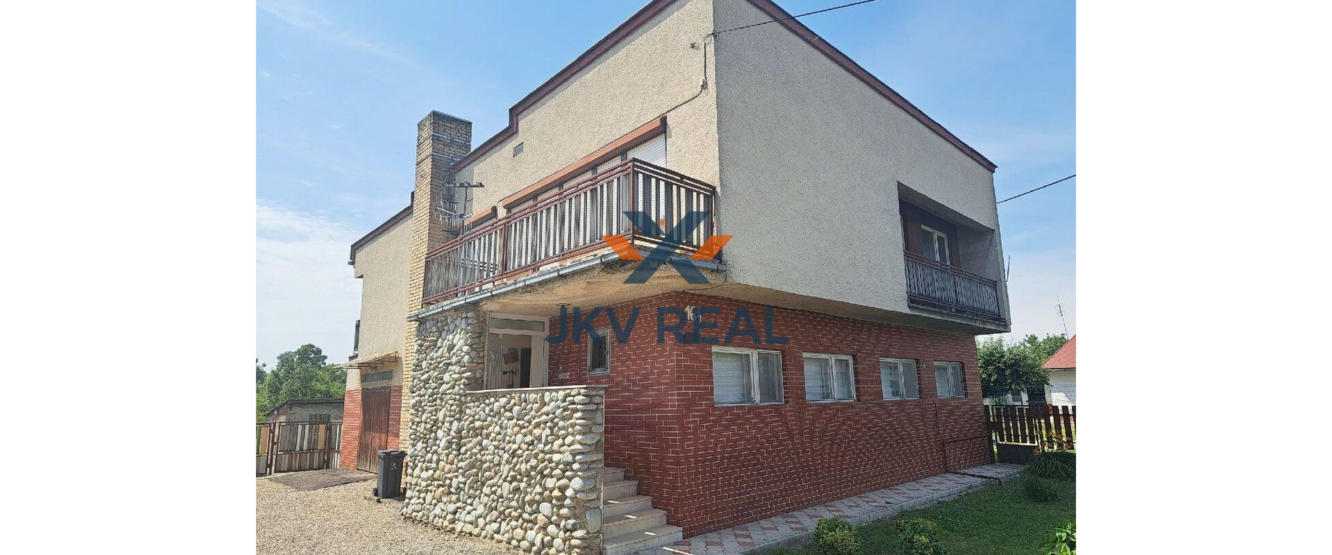 Na predaj: Poschodový rodinný dom s veľkým pozemkom – Zbudza (7 km od Michaloviec)