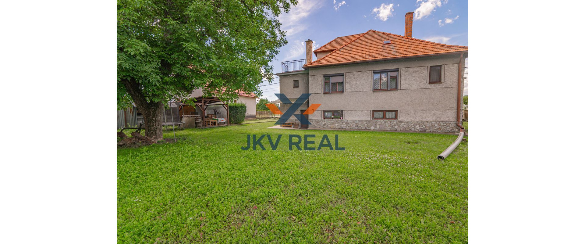 REZERVOVANÉ ! JKV REAL ponúka na predaj rodinný dom na priestrannom pozemku v kľudnej lokalite !