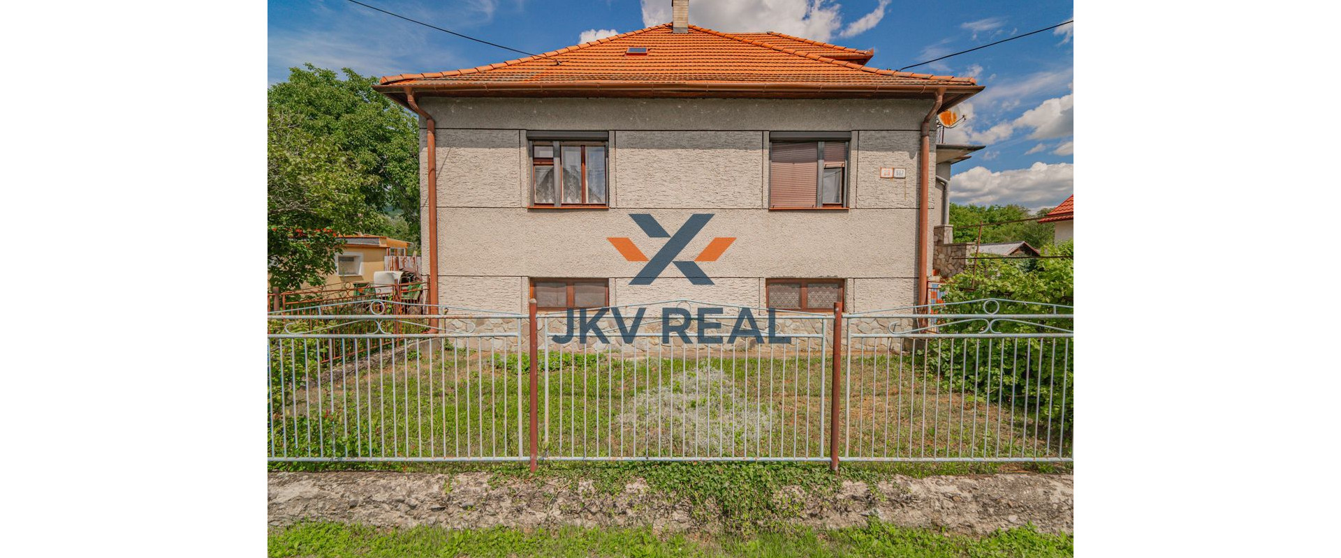 REZERVOVANÉ ! JKV REAL ponúka na predaj rodinný dom na priestrannom pozemku v kľudnej lokalite !