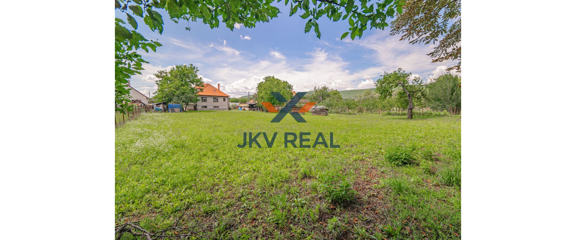 REZERVOVANÉ ! JKV REAL ponúka na predaj rodinný dom na priestrannom pozemku v kľudnej lokalite !