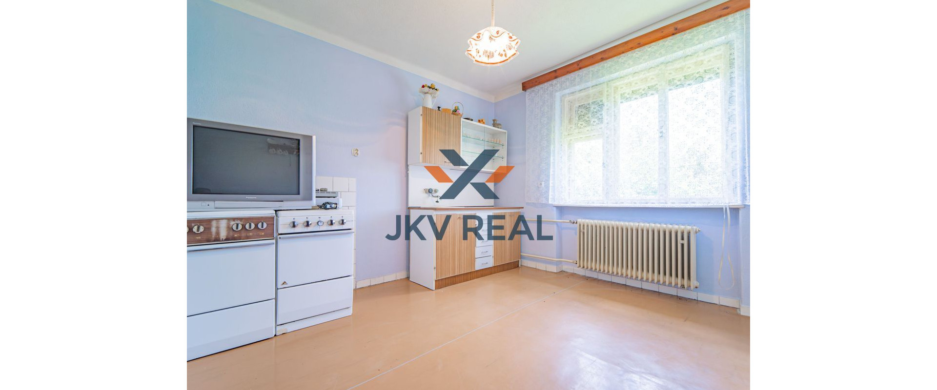 REZERVOVANÉ ! JKV REAL ponúka na predaj rodinný dom na priestrannom pozemku v kľudnej lokalite !