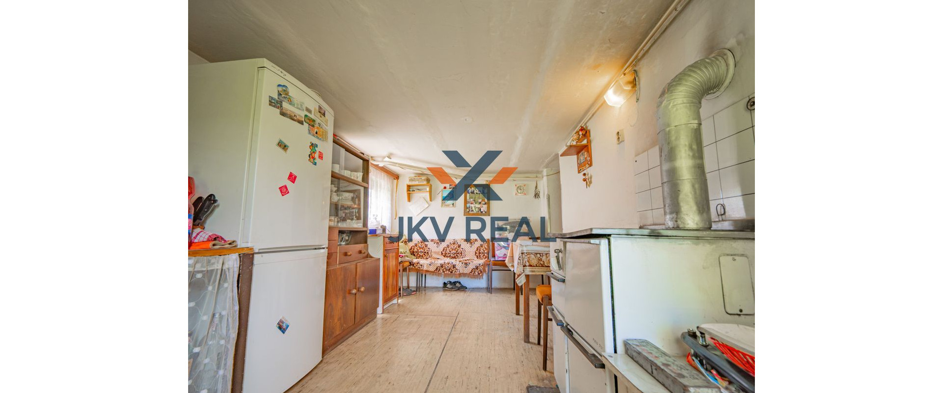 REZERVOVANÉ ! JKV REAL ponúka na predaj rodinný dom na priestrannom pozemku v kľudnej lokalite !