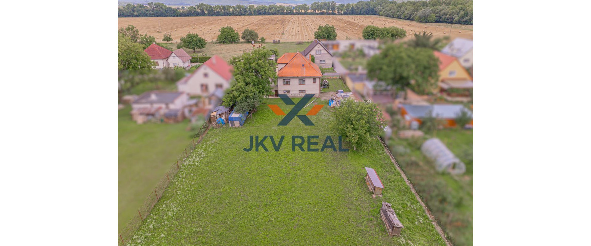 REZERVOVANÉ ! JKV REAL ponúka na predaj rodinný dom na priestrannom pozemku v kľudnej lokalite !
