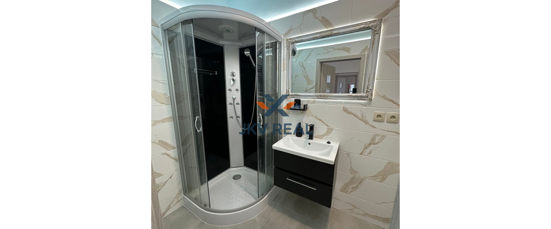 Na predaj 1-izbový byt - pekný, priestranný, zariadený