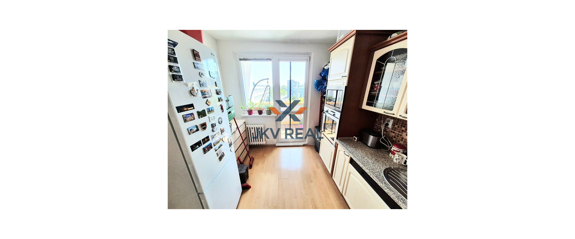 PREDAJ 3-IZBOVÝ BYT S LOGGIOU V OBĽÚBENEJ ČASTI PETRŽALKY