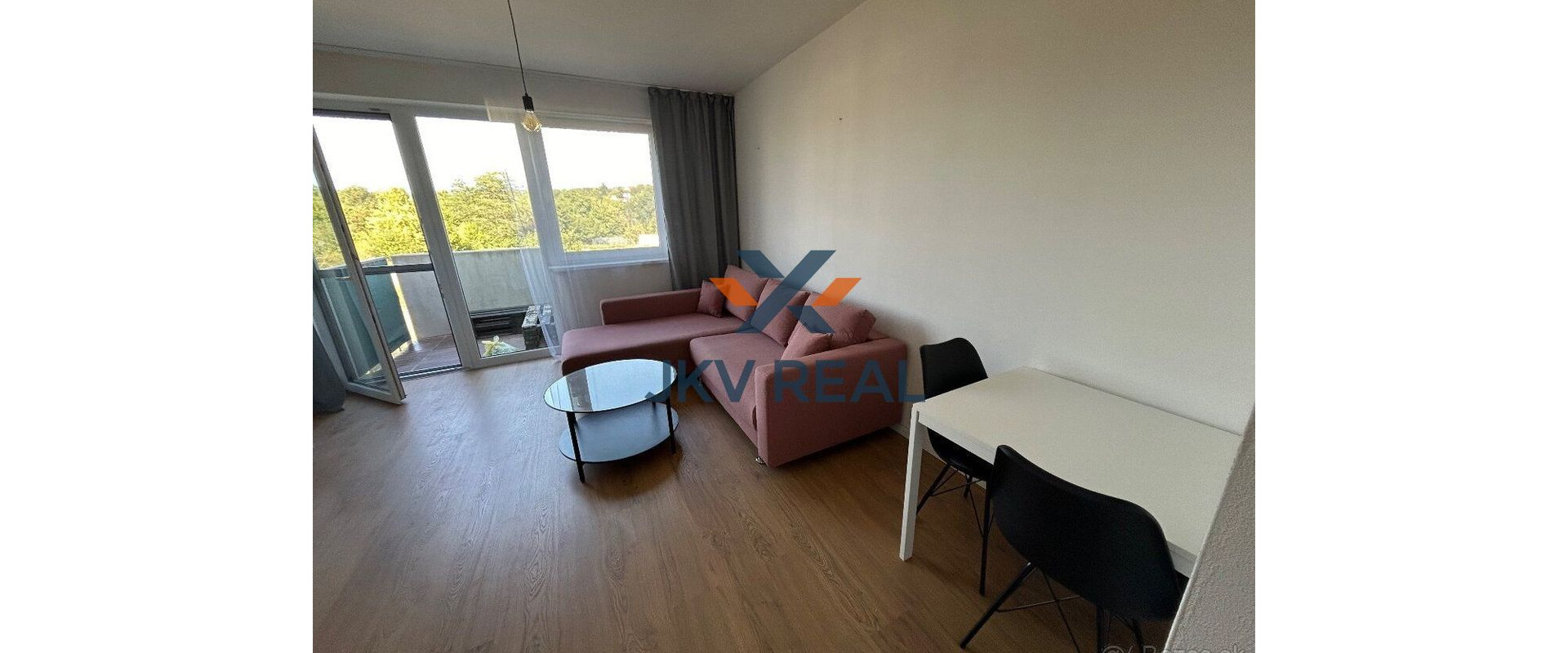 Krásny slnečný 2 izbový byt tichej časti Kynek