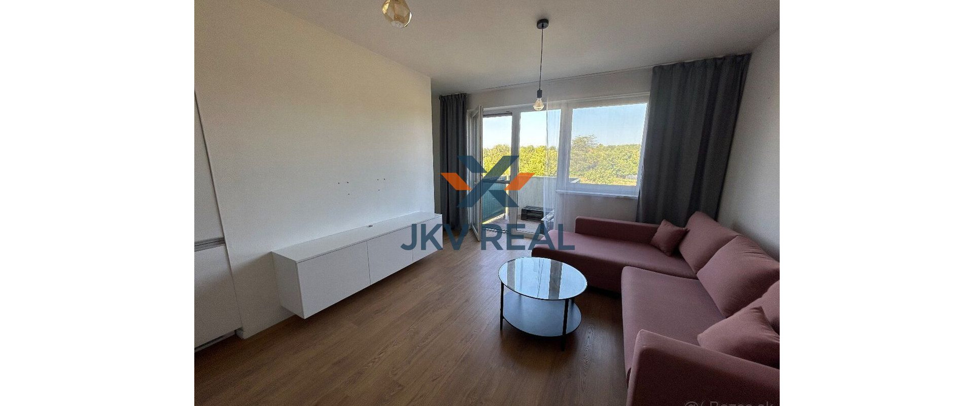 Krásny slnečný 2 izbový byt tichej časti Kynek