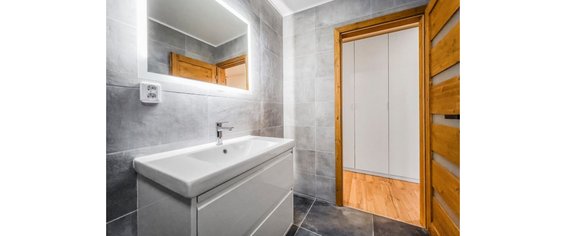 Na predaj moderný 3 izbový byt v Komárne