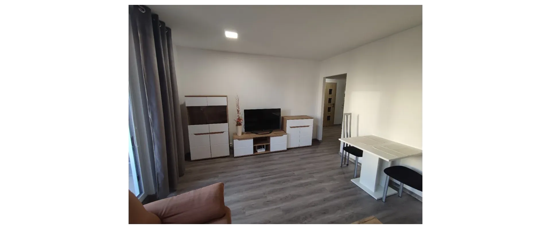 Prenájom: krásne prerobený 2 - izbový byt na sídlisku JUH