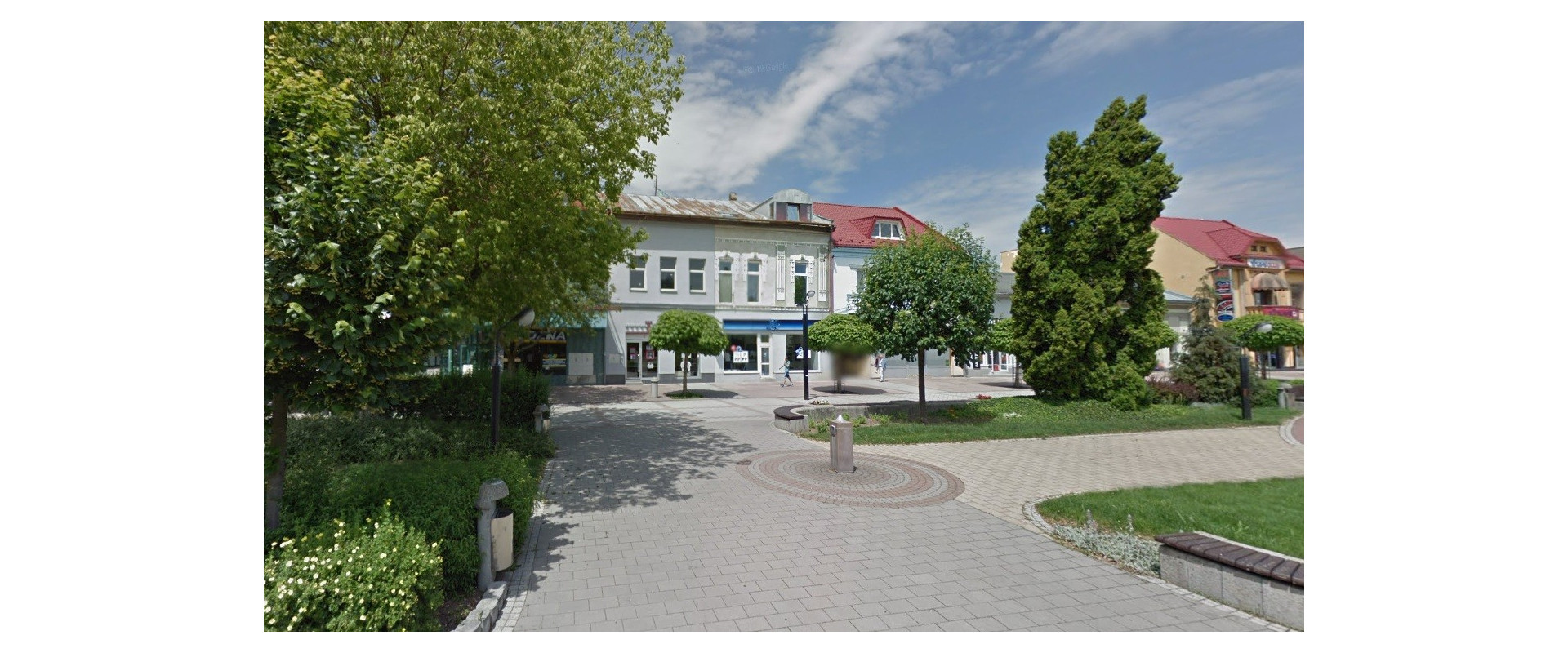 Na predaj Zrekonštruovaný 3-izbový Podkrovný Byt v Centre Michaloviec!