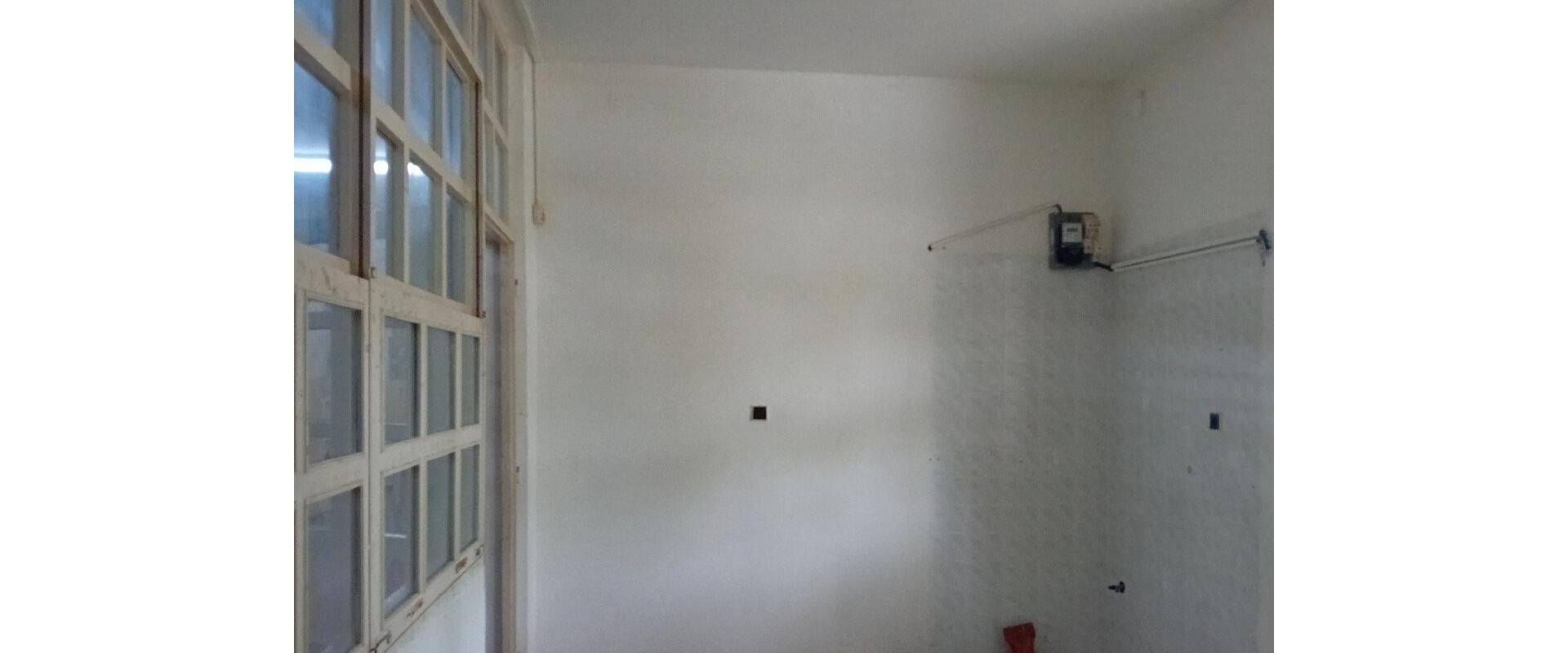 Obchodný priestor na predaj na tržnici v Komárne.