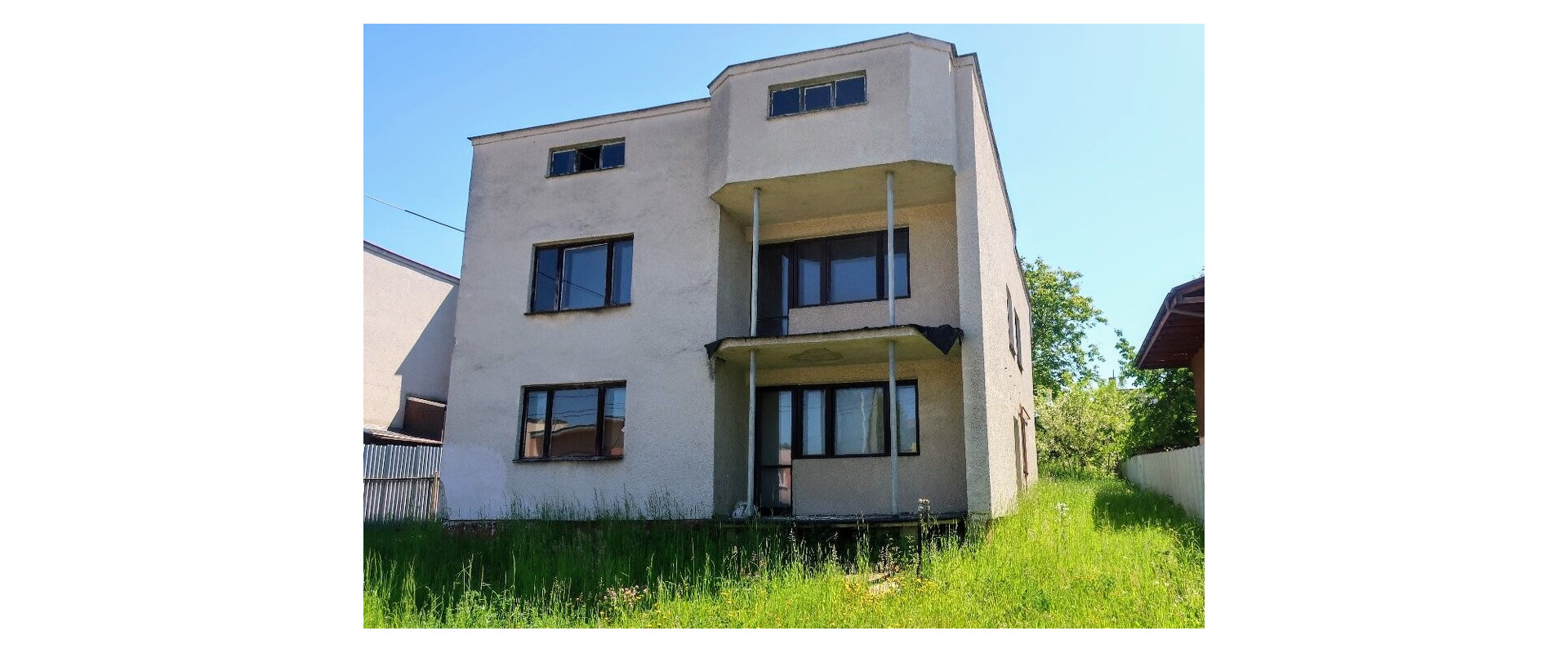 Na predaj 2-generačný rodinný dom v centre Stropkova